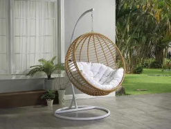 MYLIA Hangstoel-Hangstoel Van Gevlochten Hars - Beige Met Wit Kussen - Bontoc
