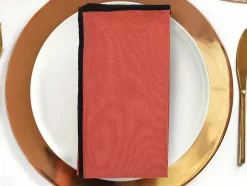 OZAIA Textiel Voor Eettafel-Set Van Tafellaken + 4 Servetten Van Linnen En Katoen - Zwarte Rand - Terracotta - 170 X 300 Cm - Borina